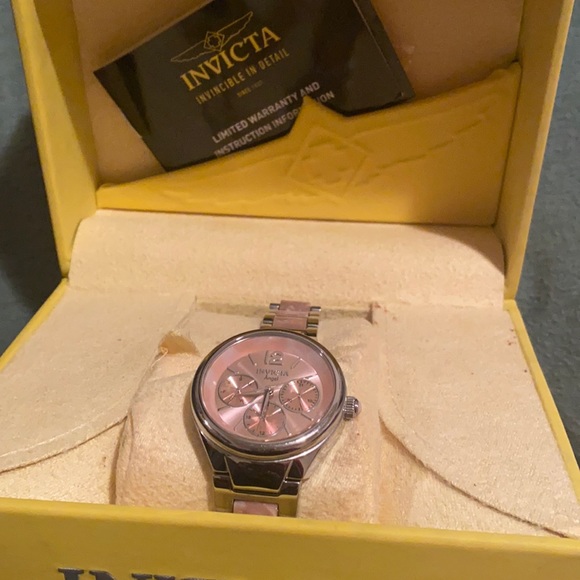 Invicta watch in silver and pink - Picture 1 of 4